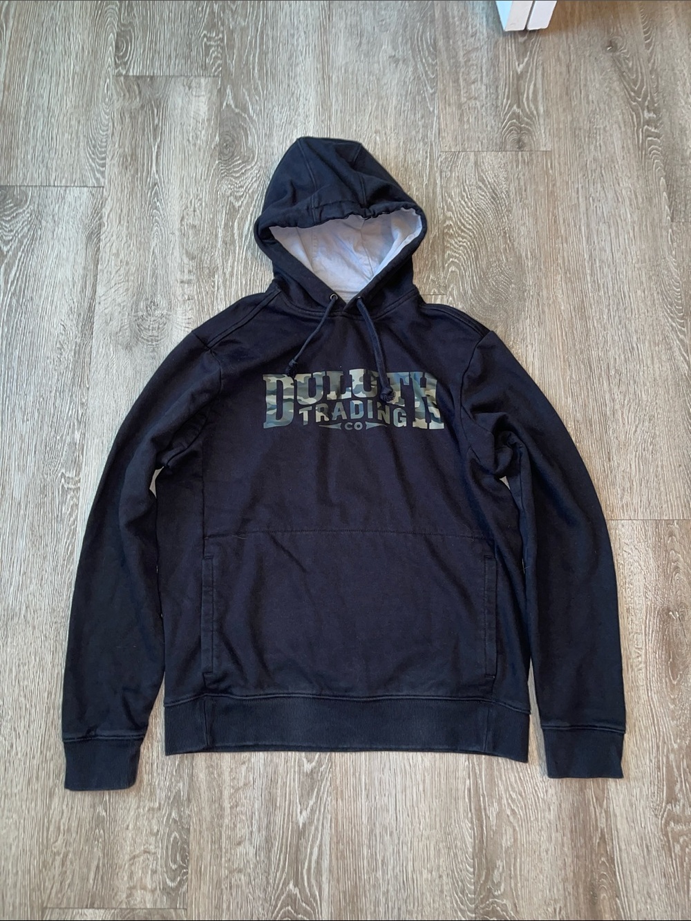 Duluth Trading Co Black Hoodie with Camo Logo pullover sweatshirt relaxed fit